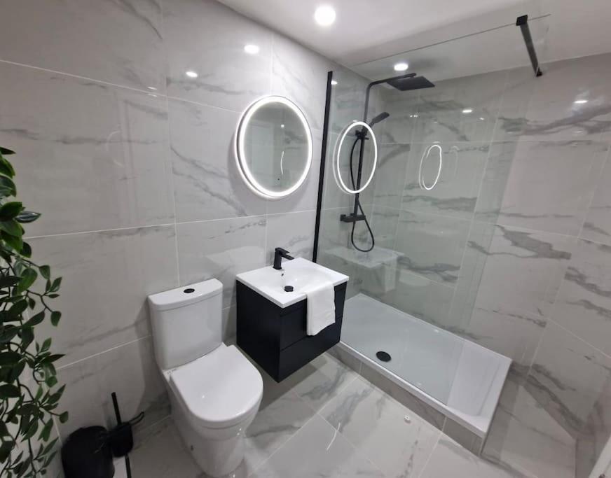 Contemporary City Centre Flat Belfast Eksteriør billede